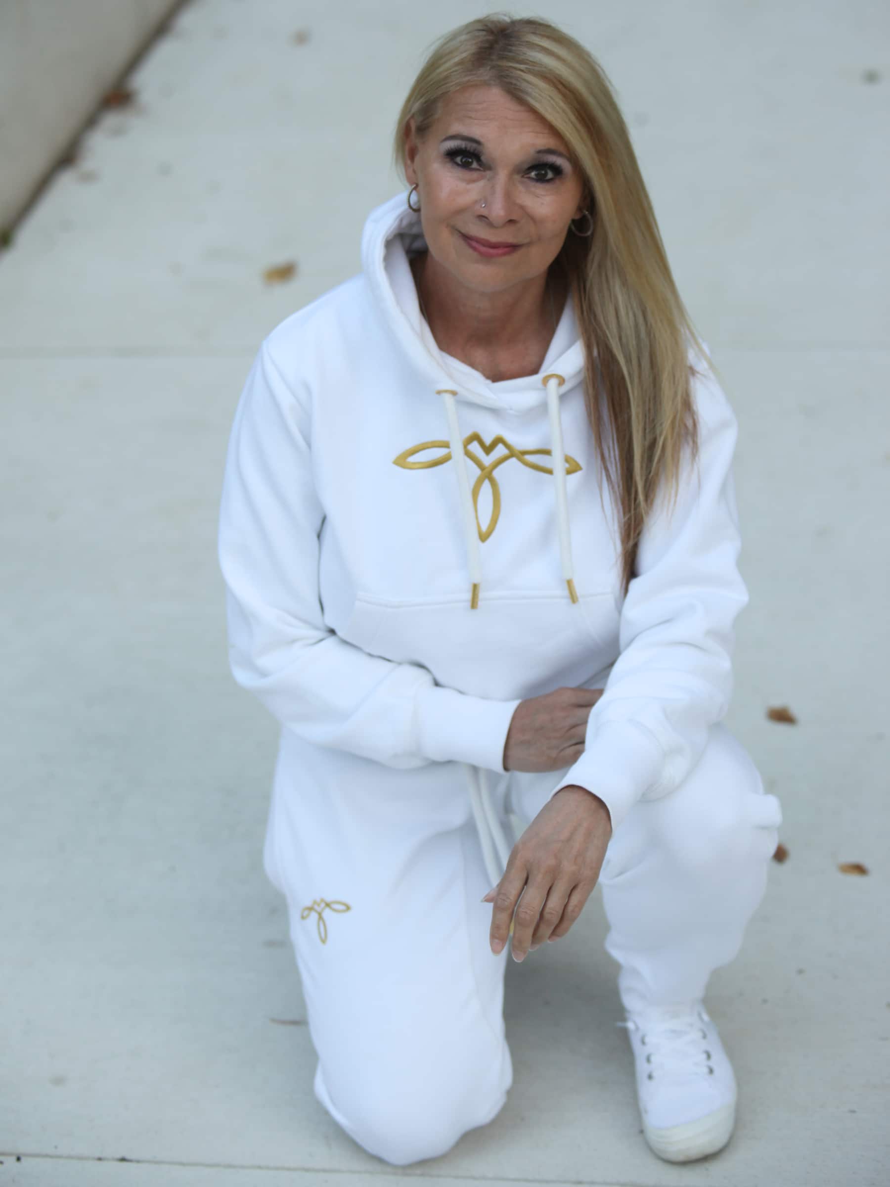 Alternative view of VIBE CUT CROP SUIT - GOLD SERIES WHITE EDITION